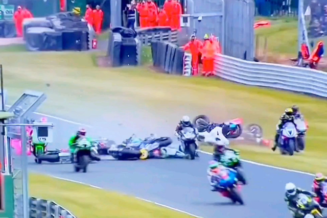 Superbikes: dois pilotos morrem em acidente aparatoso (vídeo)