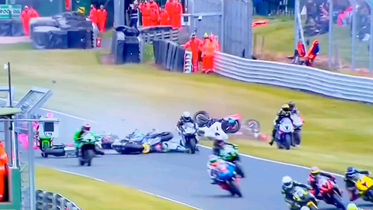 Superbikes: dois pilotos morrem em acidente aparatoso (vídeo)