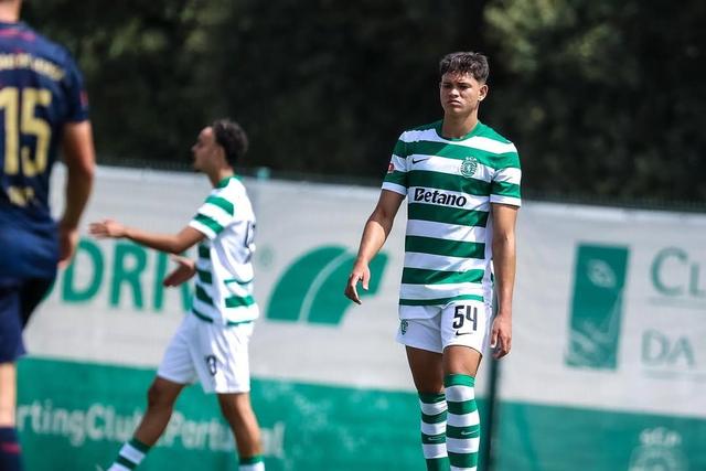 Bruno Ramos foi promovido `à equipa principal esta pté-época  (Foto INSTAGRAM BRUNO RAMOS)