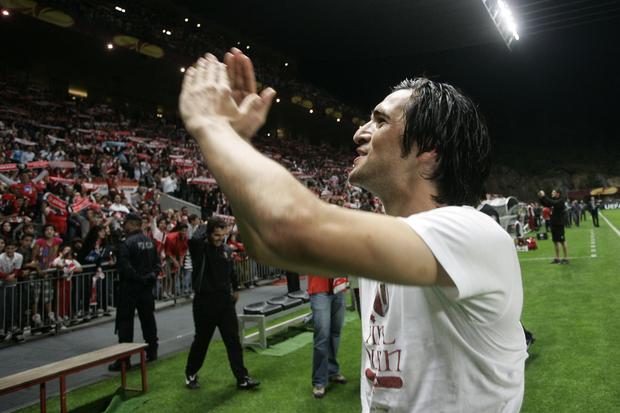 Custódio Castro a festejar na Pedreira o apuramento para a final da Liga Europa depois de ter marcado o golo solitário que conduziu o SC Braga a Dublin