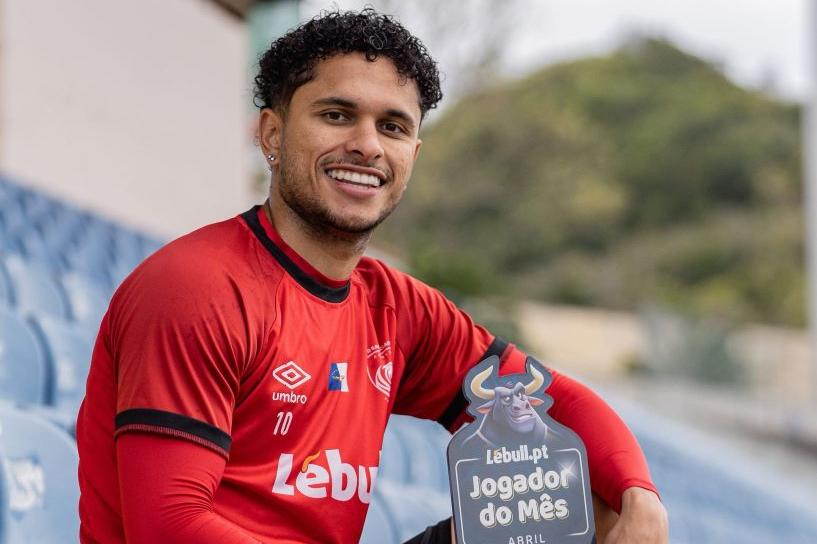 Gabriel Silva eleito o melhor jogador de abril para os adeptos do Santa Clara. -Foto: SANTA CLARA