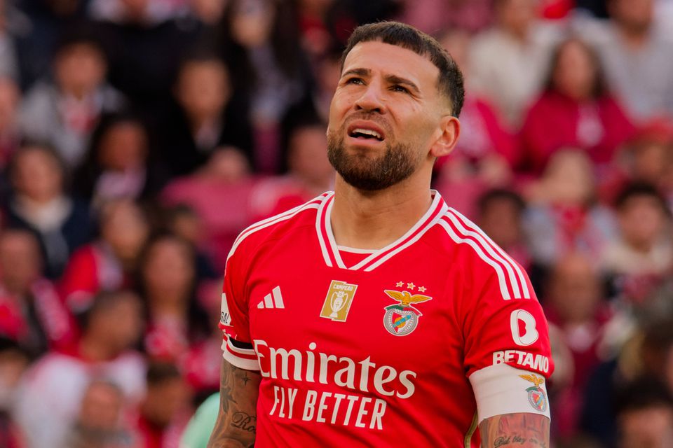 Benfica: Mascherano joga à defesa com Otamendi