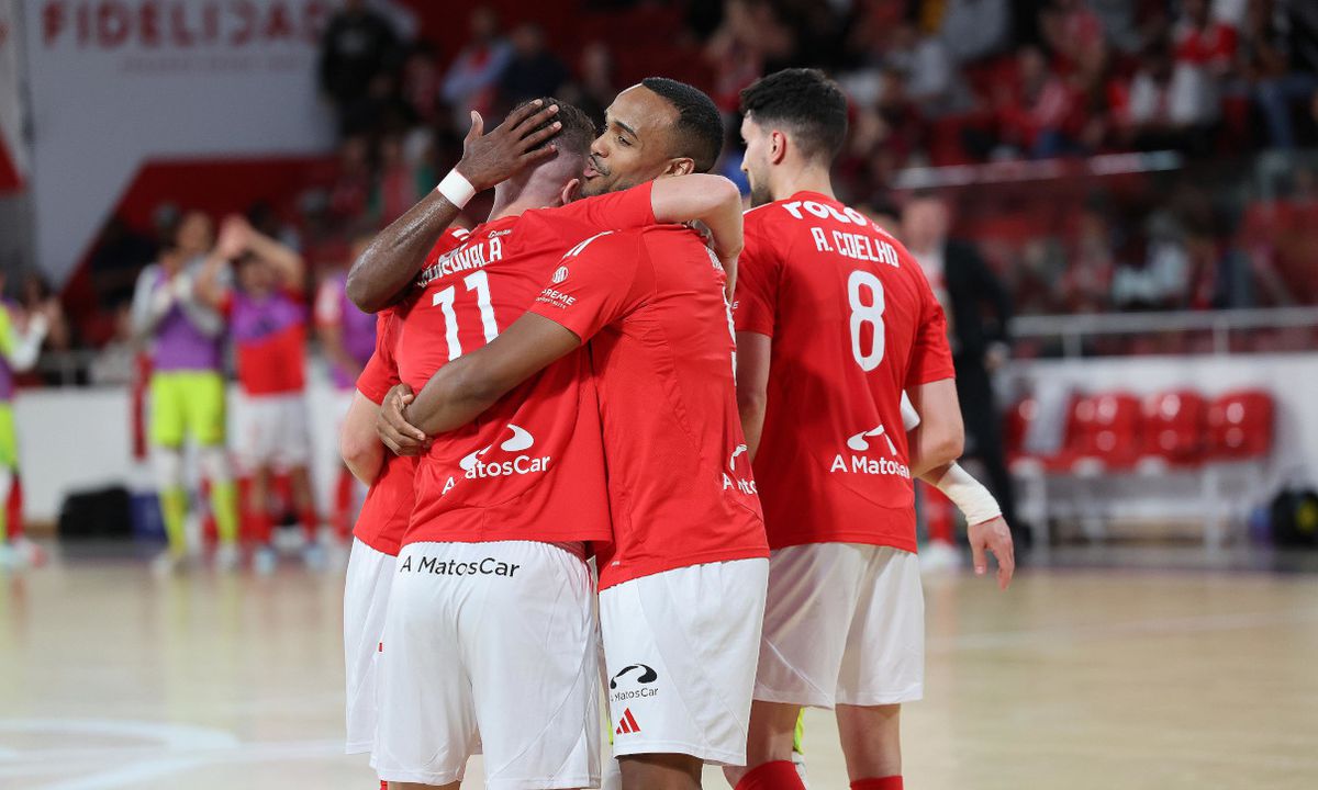 Benfica não dá hipóteses ao SC Braga e está de volta à final
