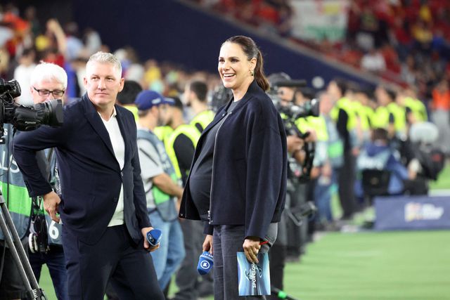 Bastian Schweinsteiger aparece em público com a sucessora de Ana Ivanovic