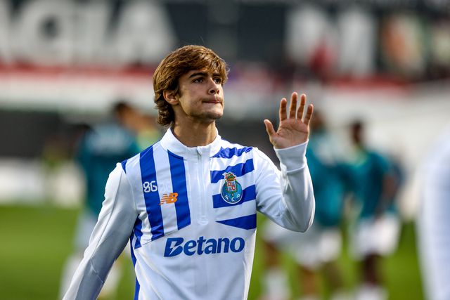 FC Porto: Mora vence golo de maio da Liga