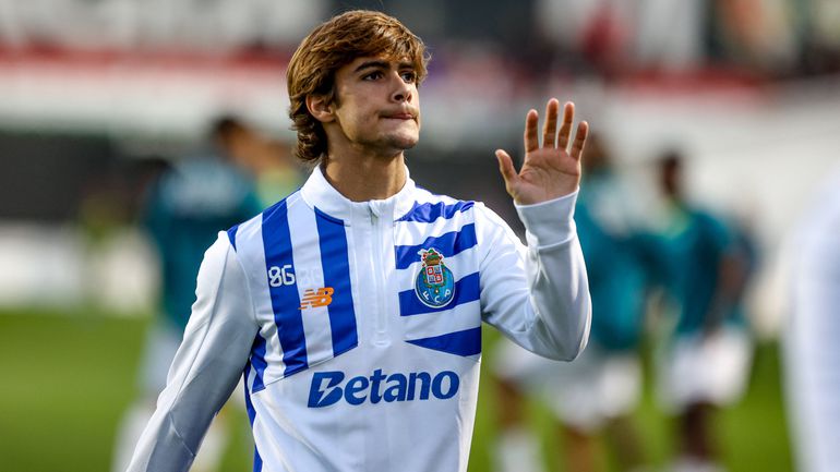 FC Porto: Mora vence golo de maio da Liga