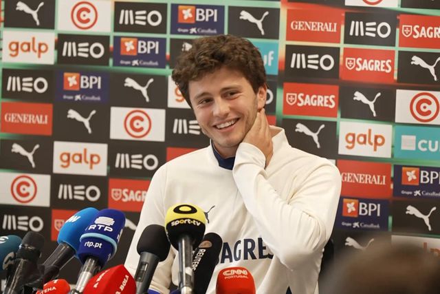 João Neves: «Mortal? Já me doem as costas...»