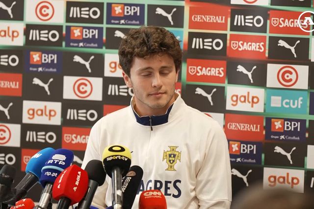 João Neves fala sobre os jogadores do Benfica a apoiar o PSG