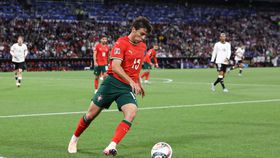 João Neves e os jogadores do Benfica a apoiar o PSG: «Não vejo qualquer maldade»