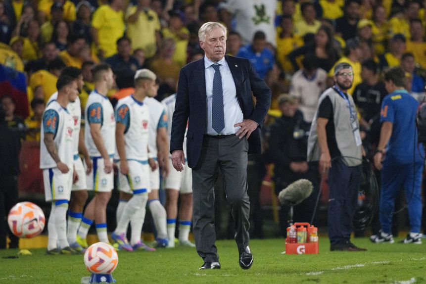 Carlo Ancelotti estreou-se no comando técnico da seleção brasileira no empate com o Equador (IMAGO)