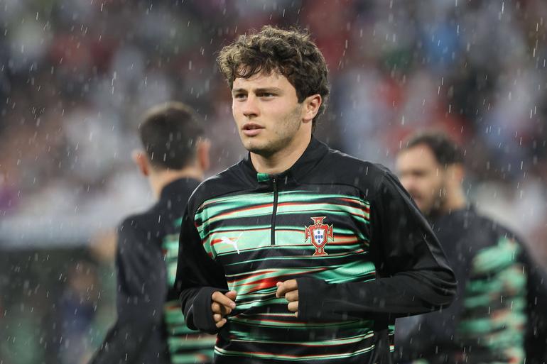João Neves, médio de Portugal e do PSG