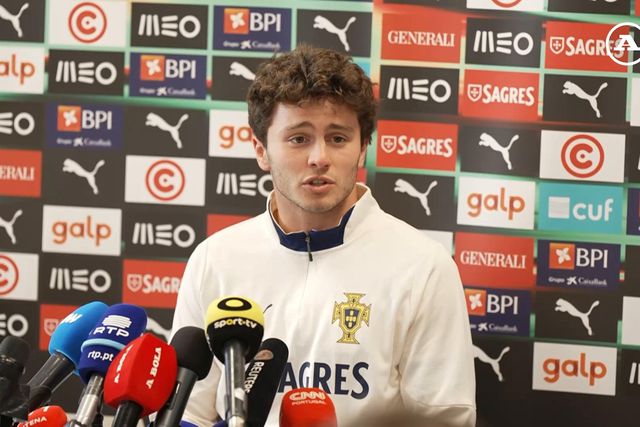 João Neves agradece elogios de Bernardo Silva: «Sabe ver futebol como poucos»