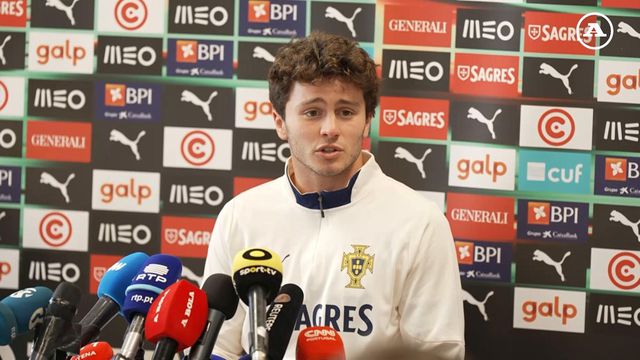 João Neves agradece elogios de Bernardo Silva: «Sabe ver futebol como poucos»