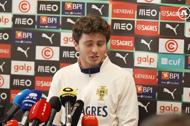 João Neves: «Sinto-me confortável a jogar com o Vitinha»