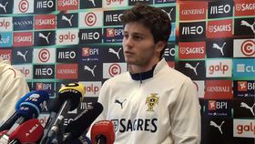 João Neves e os jogadores do Benfica a apoiar o PSG: «Não vejo qualquer maldade»
