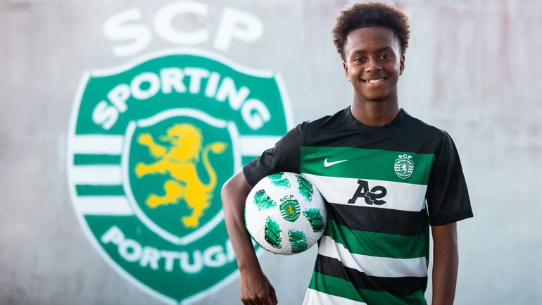 Sporting: David Makinde assina contrato