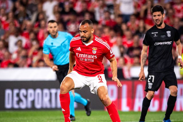 Arthur Cabral em ação pelo Benfica