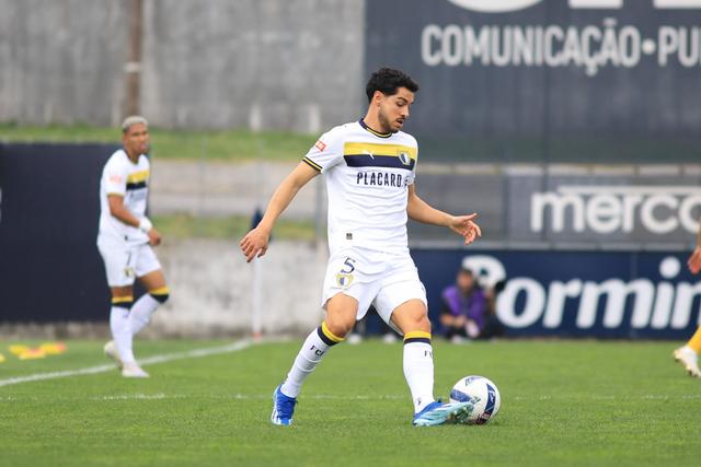 Rafa Soares veste de azul e branco há duas temporadas, mas pode abraçar uma nova experiência na carreira
