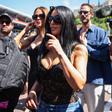 Kim Kardashian no Mónaco, com a irmã Khloé, a convite de Lewis Hamilton - foto: Imago
