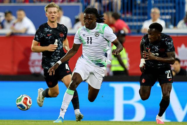 Jaden Umeh, extremo do Benfica, foi titular pela primeira vez na seleção da Rep. Irlanda — Foto: IMAGO