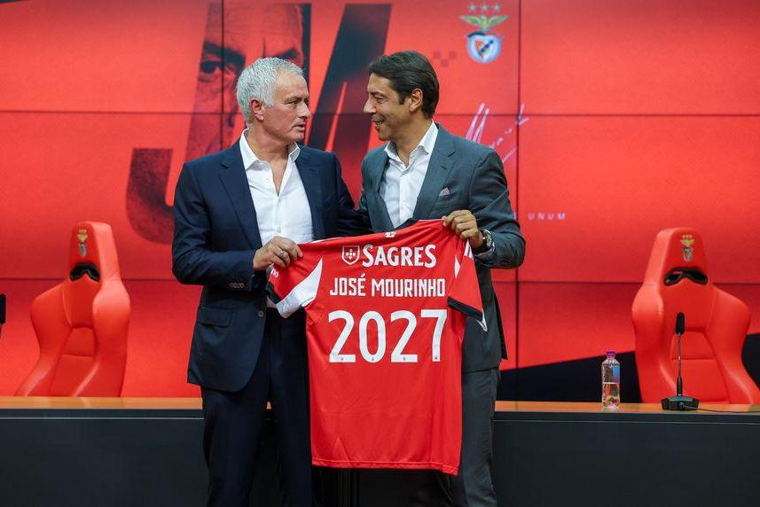 José Mourinho e Rui Costa, respetivamente treinador e presidente do Benfica (foto: Miguel Nunes)