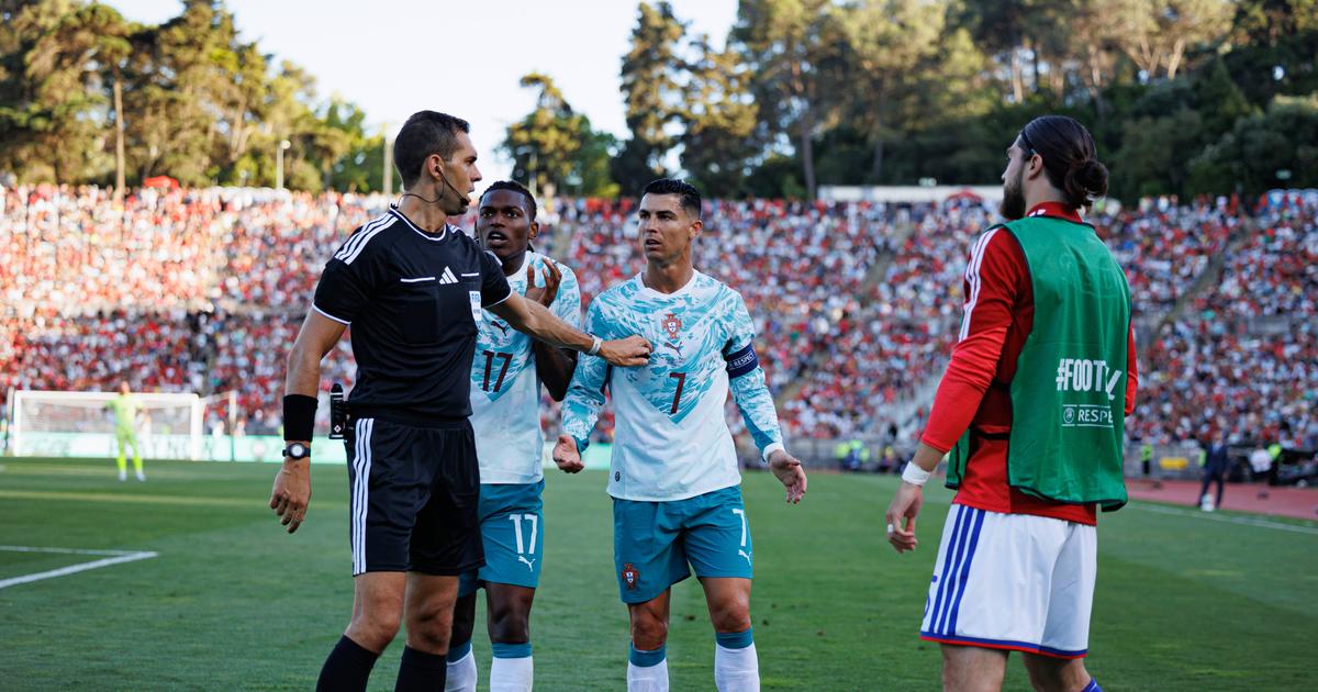 Rafael Leão já reagiu à expulsão contra o Chile
