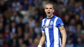FC Porto dá os parabéns a Pepe: «O aniversário da lenda»