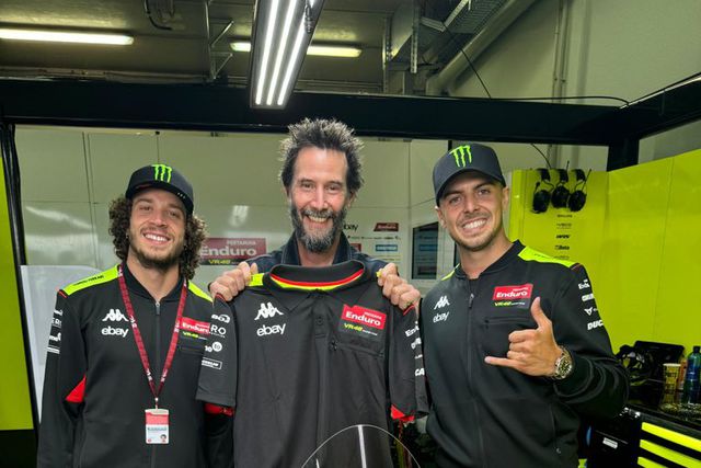 Keanu Reeves de visita às boxes da Ducati no GP da Alemanha