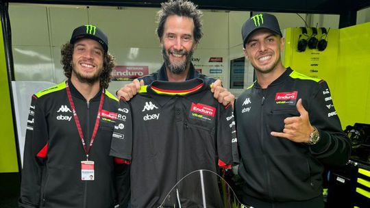 Keanu Reeves de visita às boxes da Ducati no GP da Alemanha