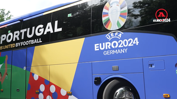 Muito carinho para a Seleção no aeroporto de Munster