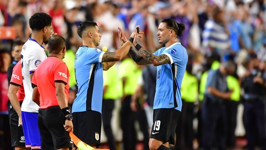 Suárez compreende novo papel na seleção uruguaia: «Já estive no lugar do Darwin»