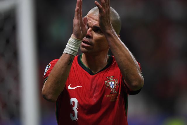 Pepe agradece à «nação valente» no adeus ao Euro: «Os sonhos não terminam»