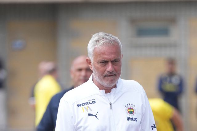 Fenerbahçe, de José Mourinho, empata no segundo jogo da pré-época