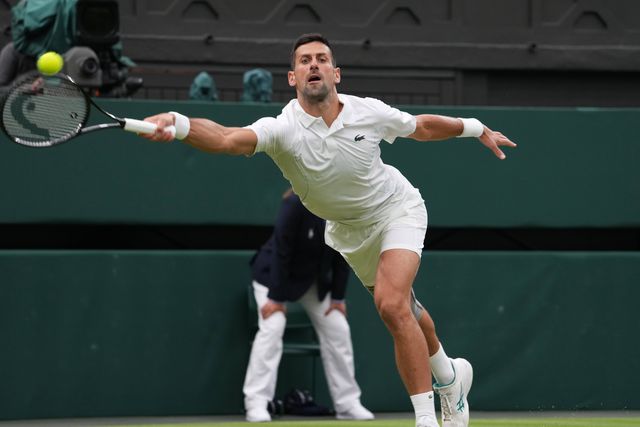 Novak Djokovic segue para os oitavos em Wimbledon