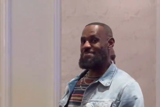 Vídeo: o reencontro de LeBron com a seleção em Las Vegas