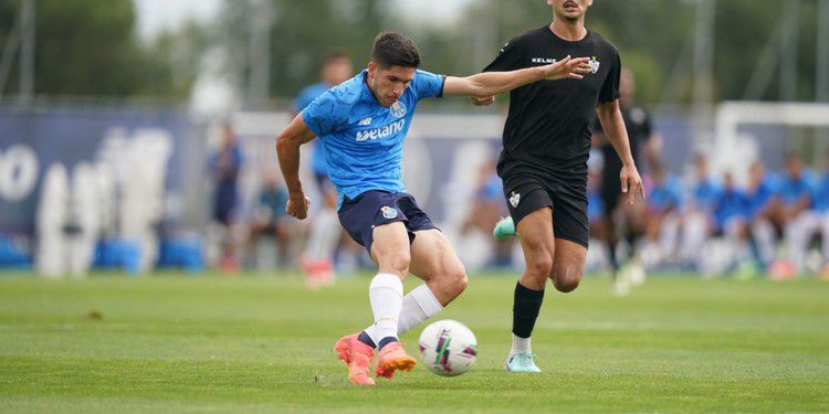 Primeiro teste do FC Porto deu vitória com golos em castelhano