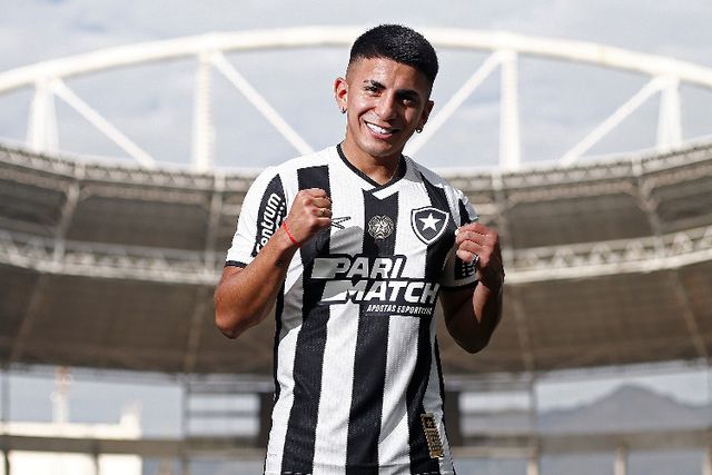 OFICIAL: Thiago Almada é reforço para Artur Jorge