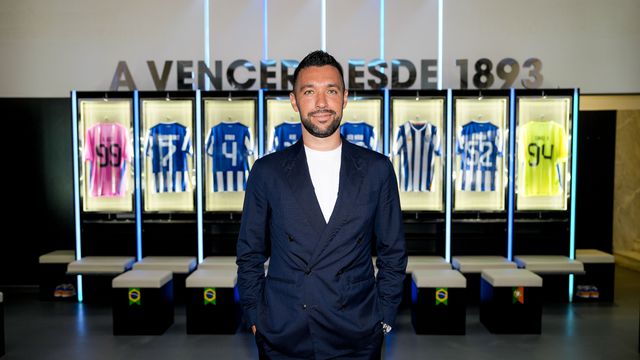 Farioli é o novo treinador dos azuis e brancos (Foto: FC Porto)