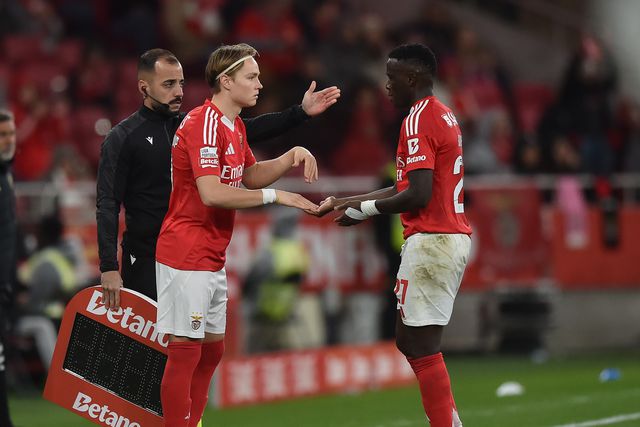 Benfica: dois extremos com futuro incerto