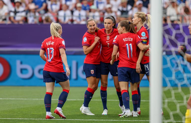 Euro 2025: com Lund a titular, Noruega vence duelo nórdico e já está nos 'quartos'