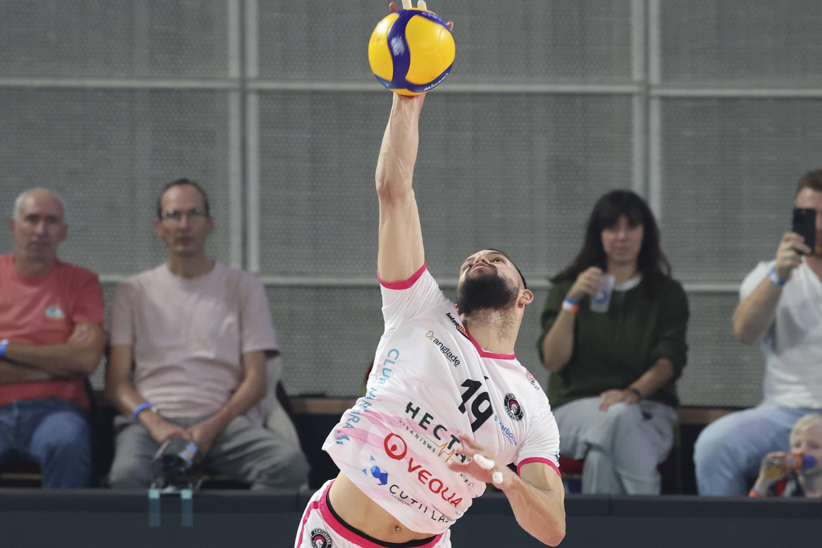 Willner Rivas tinha 31 anos e  assinado contrato com o clube espanhol Guaguas para a temporada 2026/2027 - Foto: IMAGO