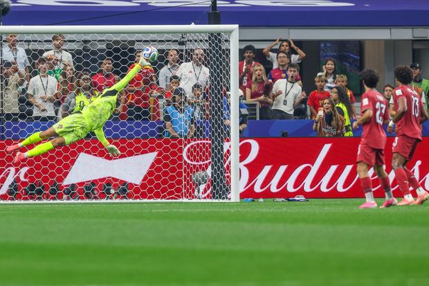 Defesa incrível de Diogo Costa - Foto: EPA