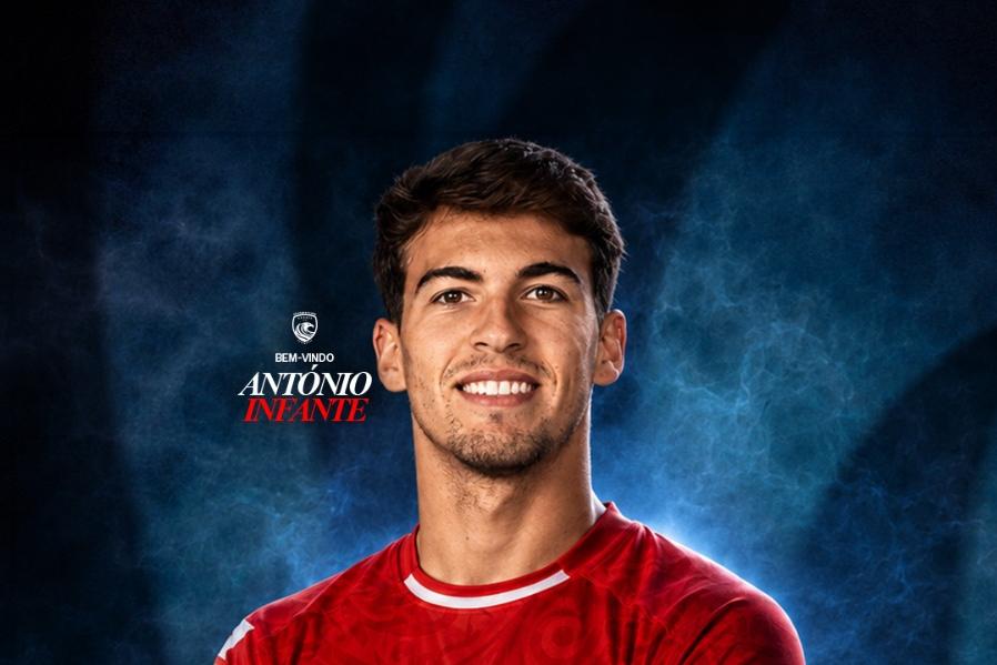 Kamika assinou até junho de 2028 - Foto: Santa Clara