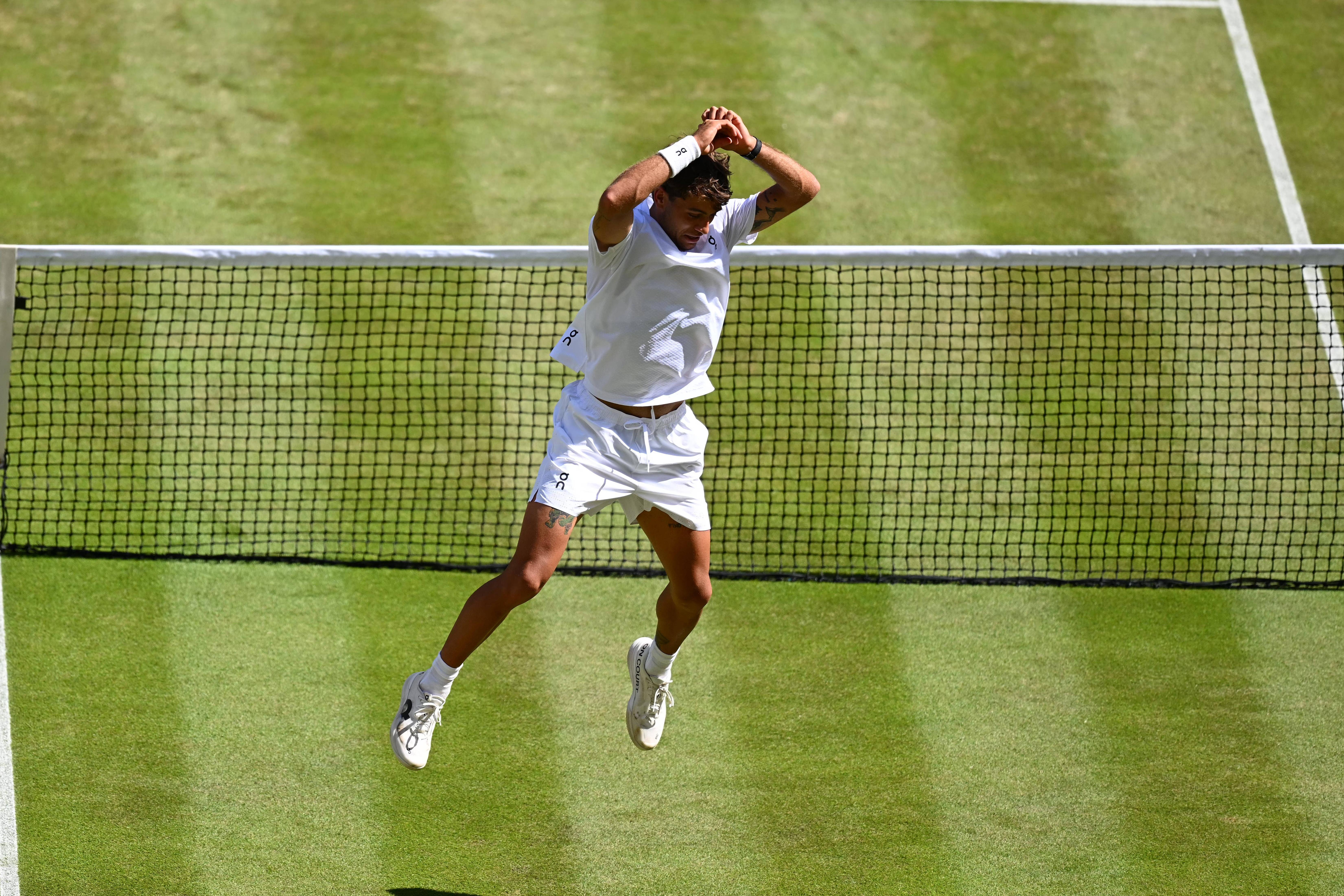 Fabio Covolli, tenista italiano, a festejar à Ronaldo em Wimbledon