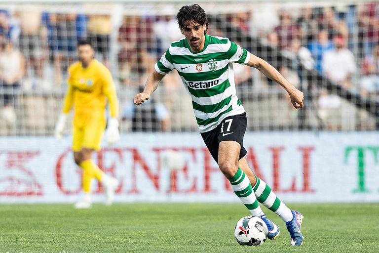 Francisco Trincão rumou ao Al Ahli: negócio rendeu, no imediato, €39,3 milhões e o extremo pode deixar, mediante bónus, mais 4,4 milhões de euros nos cofres