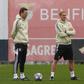 Roger Schmidt com Jens Wissing no Benfica, em 2023 - Foto: A BOLA