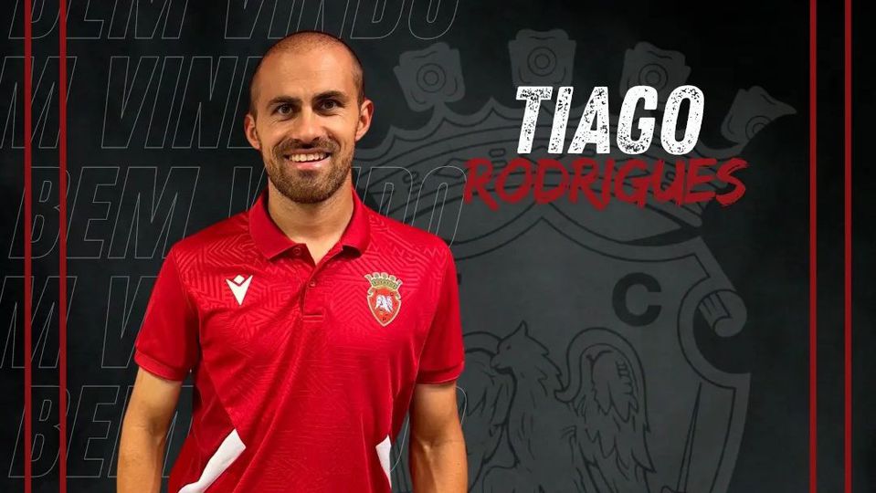 Oficial: Tiago Rodrigues reforça o meio campo do Penafiel