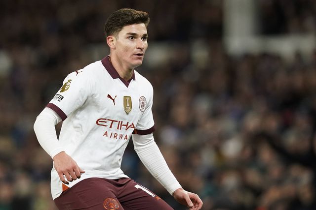 «A ideia do Atlético Madrid é menos compatível com Julián Álvarez»