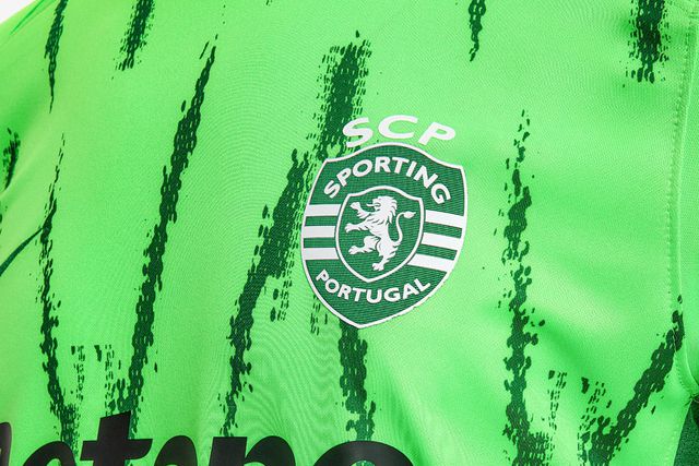 Rábula continua: entre o 3.º equipamento do Sporting e 1.º do Friburgo só muda a cor