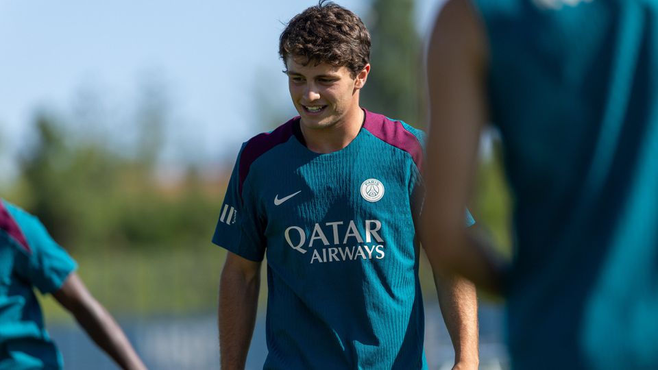 João Neves convocado para jogo de preparação do PSG